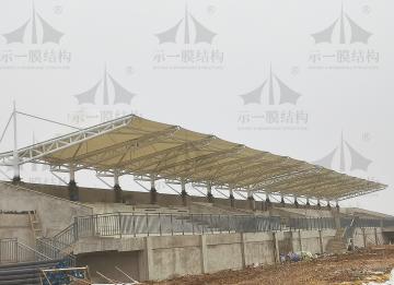 膜結(jié)構(gòu)體育看臺積水的原因？