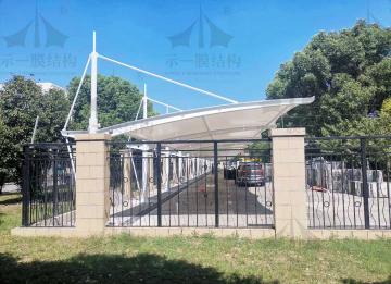 為什么膜結(jié)構(gòu)車棚能被迅速接受？